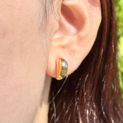 18K Yellow Gold Crescent Moon Stud Earrings, Huggies Style Minimalist Earrings, No Plating or Coating.  Graduation Gift, Bridal Jewelry