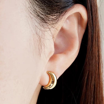 18K Yellow Gold Crescent Claw Stud Earrings, No Plating or Coating, Sculptural Minimal Jewelry For Her, Graduation Gift for Her.
