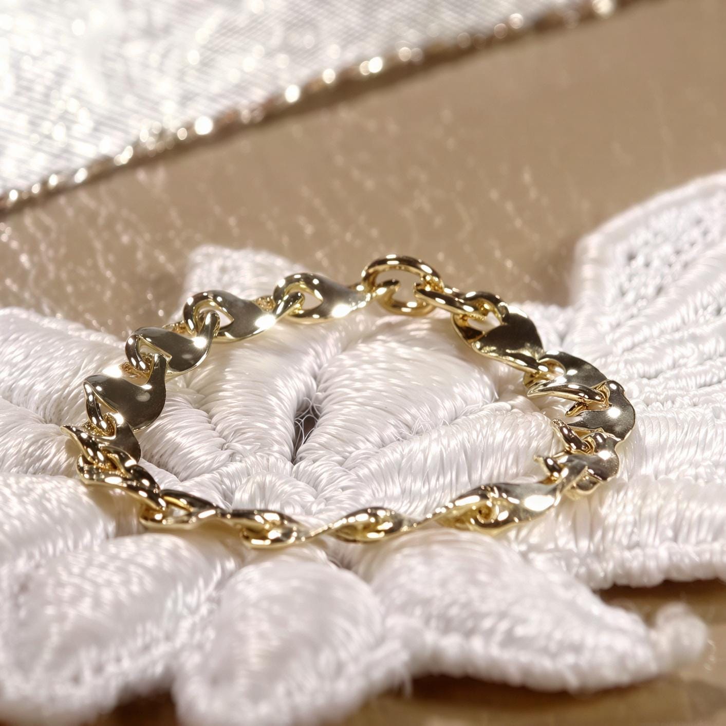 18K Solid Gold Chain Ring, No Plating or Coating. Twist Eclair Chain. Stackable Rings. Dainty Interlocking Link Ring. Minimal Luxury Ring